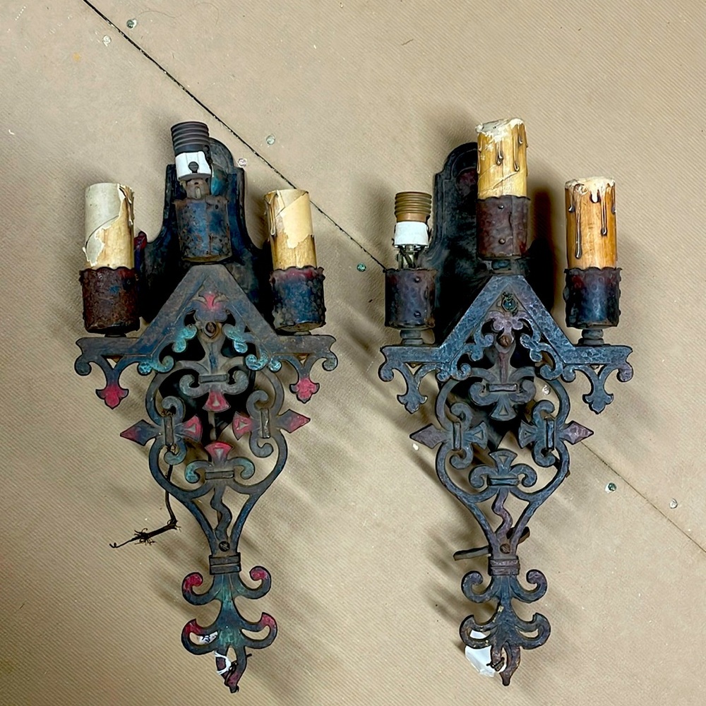 Vintage alert! Gothic vintage light wall lamp scones
